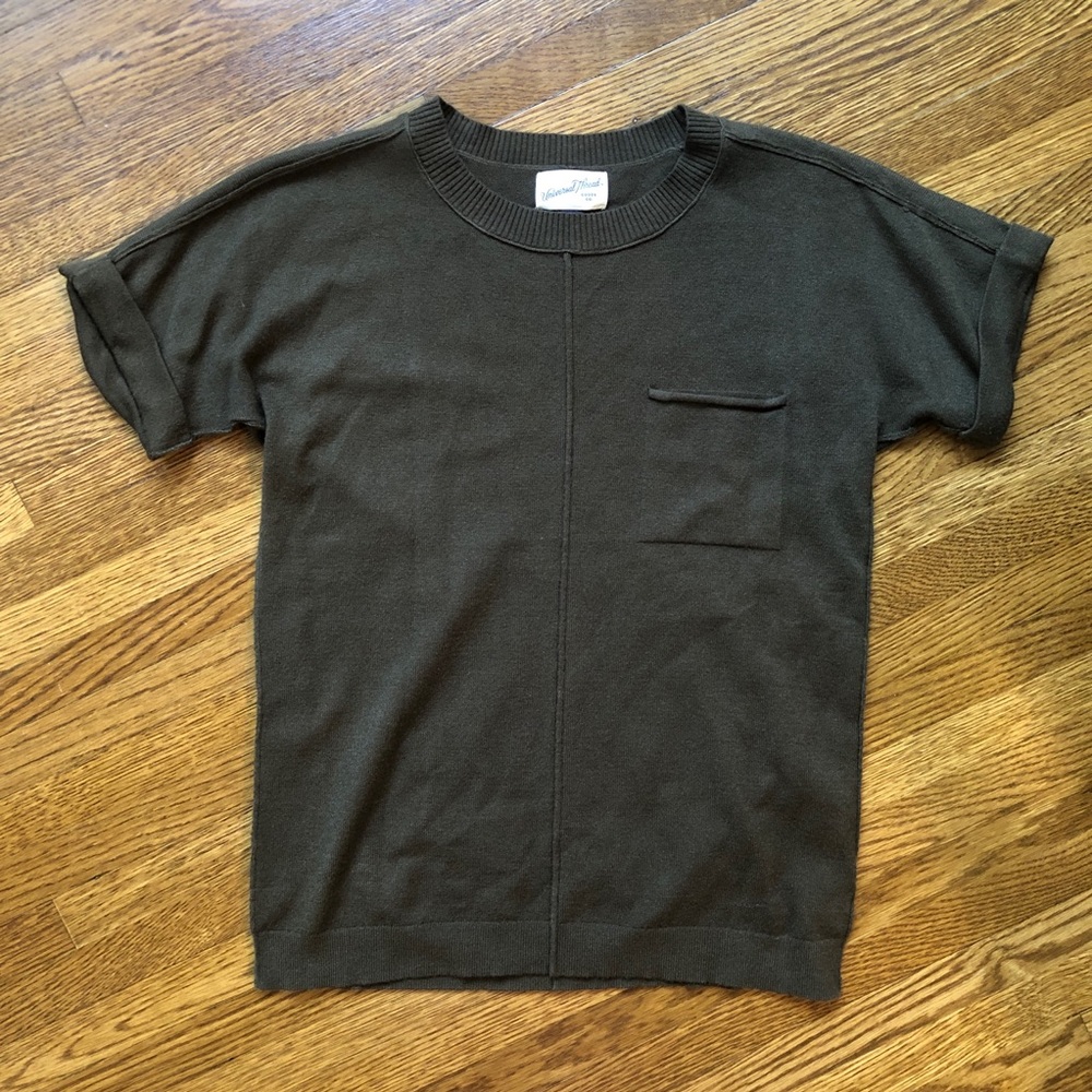 short sleeve crewneck pullover sweater
